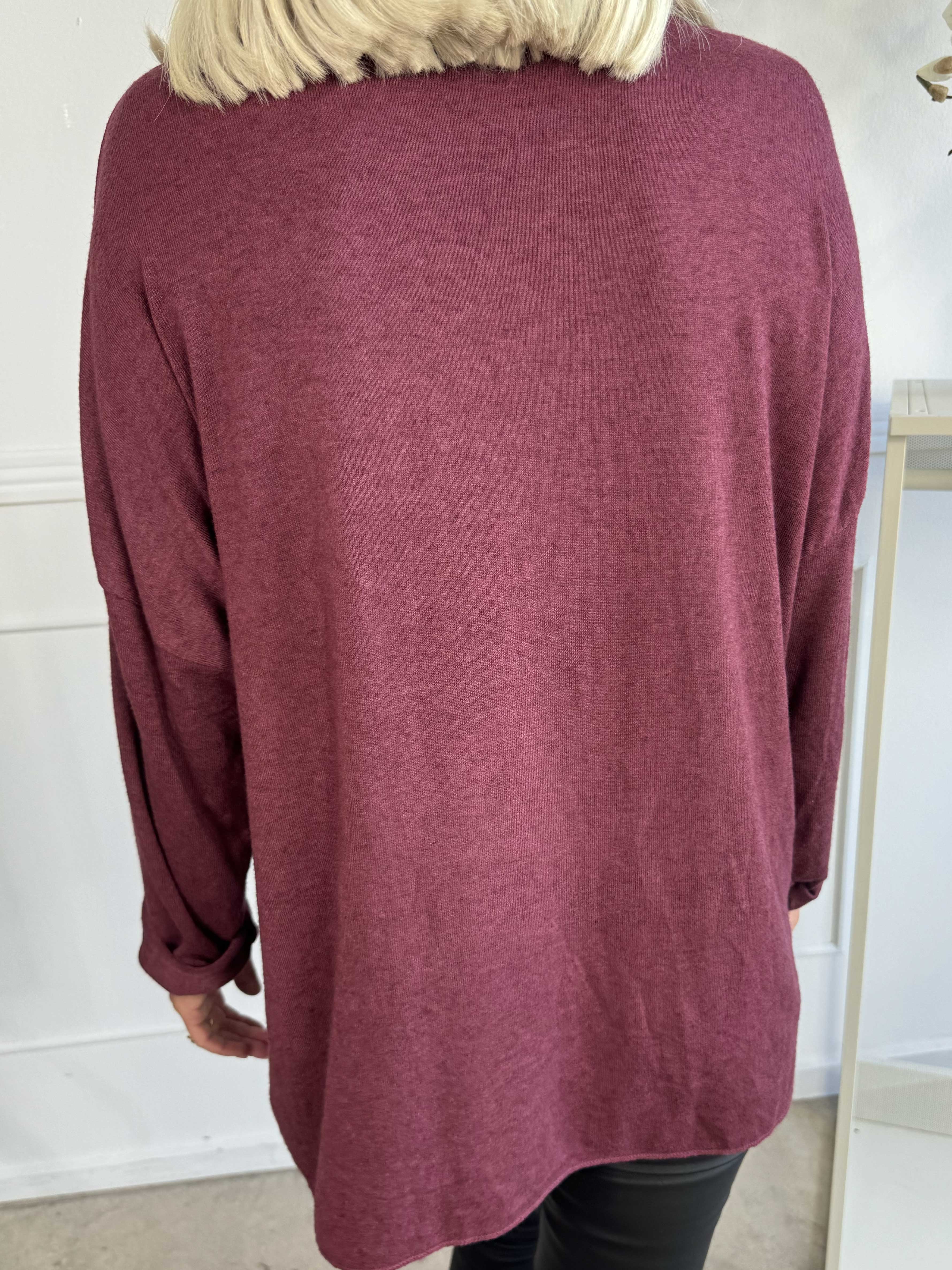 Djamila - Blus i mjuk viskos med v-ringning